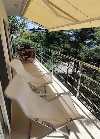 Novi Escape 1 Beachfront With Balcony アパート ノヴィ・ヴィノドロスキー