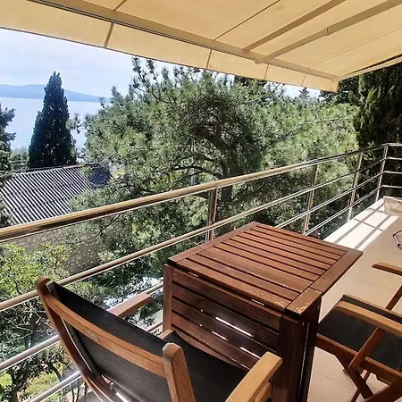 Novi Escape 1 Beachfront With Balcony Novi Vinodolski