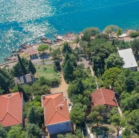 Novi Escape 1 Beachfront With Balcony נובי ווינודולסקי