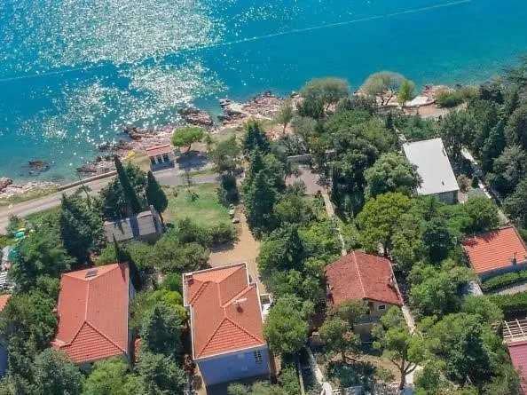 Novi Escape 1 Beachfront With Balcony נובי ווינודולסקי
